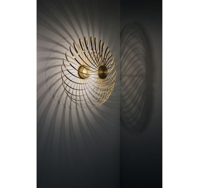 SPRING SURFACE VÆGLAMPE MESSING LED