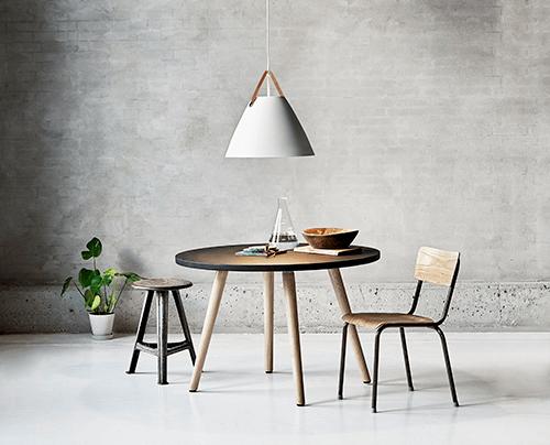 DFTP STRAP Ø48 HVID PENDEL - Nordisk elegance med rå læderdetaljer