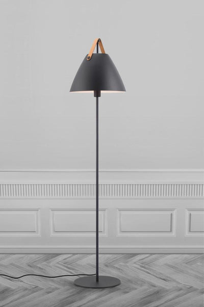 DFTP Strap Sort Gulvlampe - Nordisk design med læderdetaljer