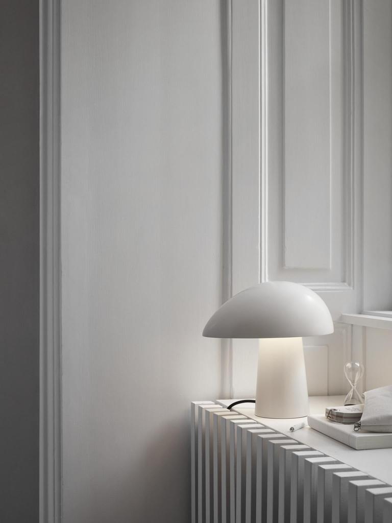 FRITZ HANSEN NIGHT OWL BORDLAMPE – SMOKEY WHITE