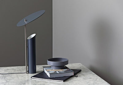VERPAN REFLECT GRÅ BORDLAMPE - Reflekteret lys i elegant design