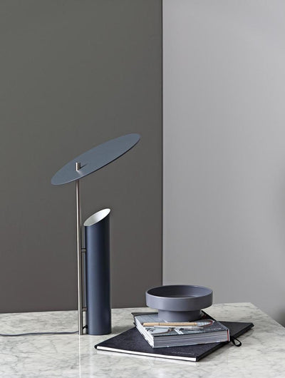 VERPAN REFLECT GRÅ BORDLAMPE - Reflekteret lys i elegant design
