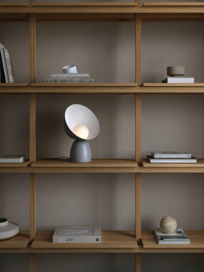 HELLO BORDLAMPE GRÅ