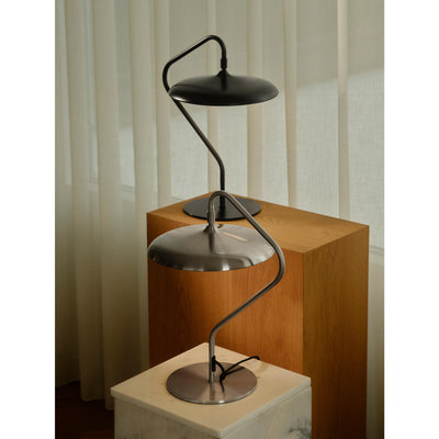 ARTIST BORDLAMPE SORT LED