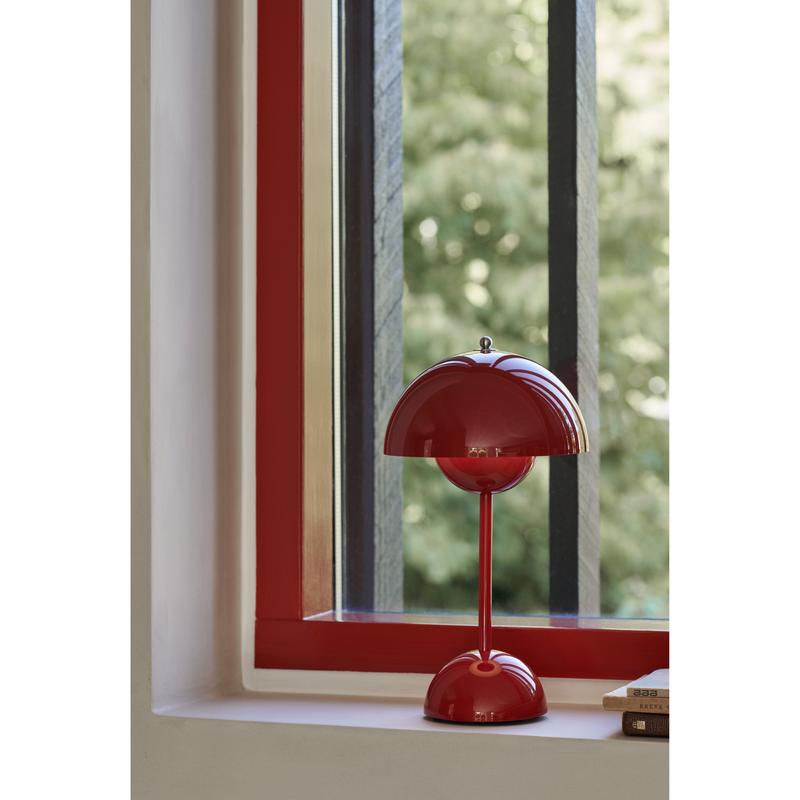 FLOWERPOT VP9 - MAGNET OPLADER PORTABLE - VEMILION RØD