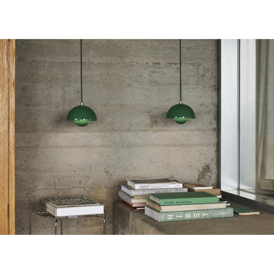PENDEL VP10 SIGNAL GREEN - &TRADITION