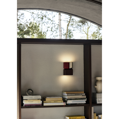 TABATA VÆGLAMPE LN10 DARK BURGUNDY/VERMILION RED