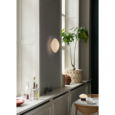 MIST AP22 VÆG/LOFTSLAMPE HVID BASE Ø25