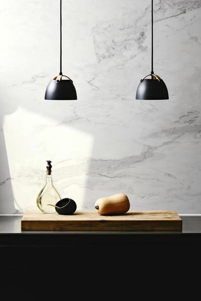 HALO DESIGN OSLO Ø16 SORT M/EGETRÆ PENDEL