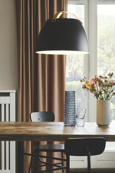 HALO DESIGN OSLO Ø40 SORT M/EGETRÆ PENDEL