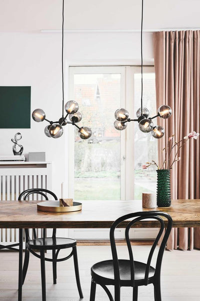 HALO DESIGN ATOM MINI SMOKE LYSEKRONE - Fleksibel og moderne lysekrone med røgfarvet glas