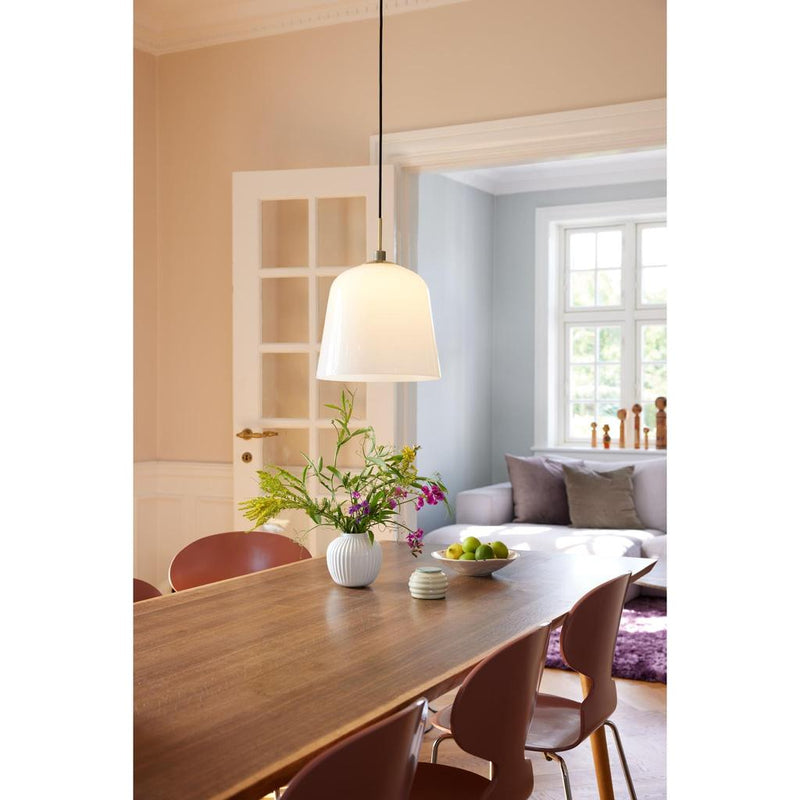 ROOM 49 PENDEL Ø30 ANTIK MESSING OG OPAL GLAS