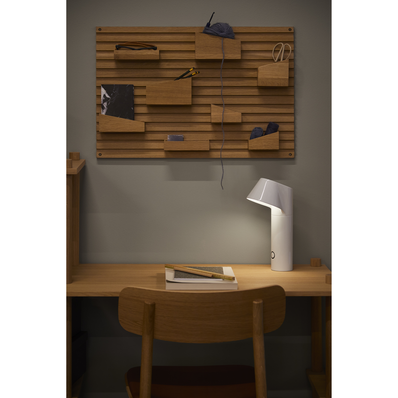 Loom Design Willow Just White – elegant og fleksibel bærbar lampe
