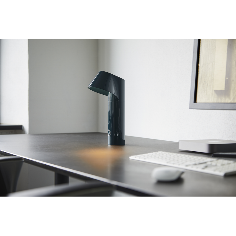 Loom Design Willow – mørkegrøn og trådløs bordlampe