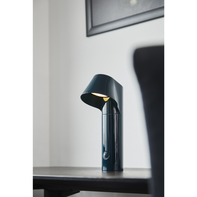 Loom Design Willow – mørkegrøn og trådløs bordlampe
