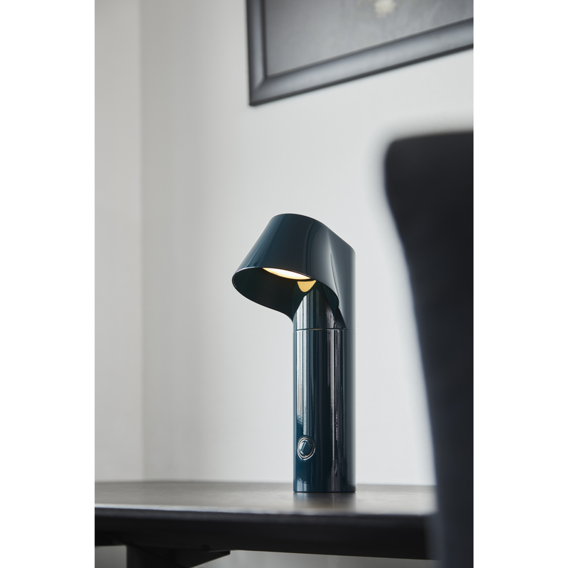 Loom Design Willow – mørkegrøn og trådløs bordlampe