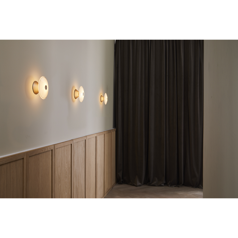 Loom Design Solene Wall – Soft Ivory væglampe med touch‑dæmpning