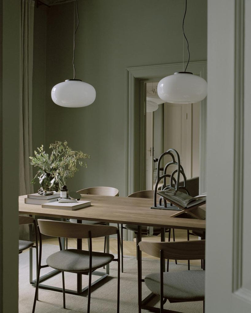 NEW WORKS KARL-JOHAN LED Ø23 OPAL GLAS PENDEL - Svampejagtens charme i en mindre udgave