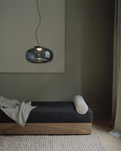 NEW WORKS KARL-JOHAN LED Ø23 RØGET GLAS PENDEL - Svampejagtens charme i en mindre udgave