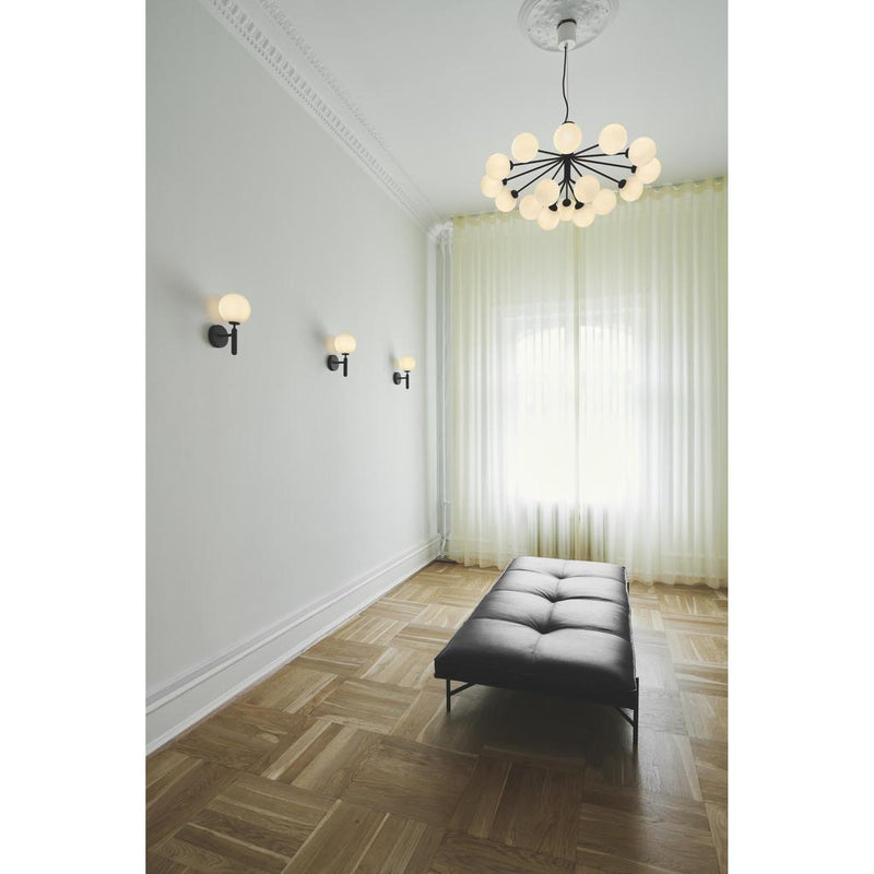 NUURA Miira Messing/Opal Væglampe