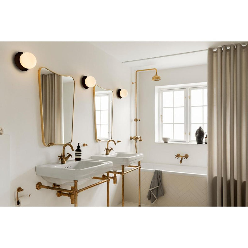 LIILA 1 MEDIUM VÆGLAMPE IP44 SORT/OPAL