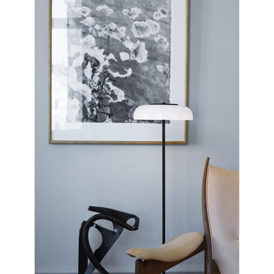 BLOSSI GULVLAMPE SORT/OPAL LED DÆMP