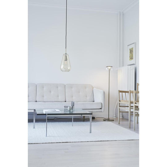 Anoli 1 Medium Pendel – Nordic Gold/Gold i elegant dråbedesign af Sofie Refer