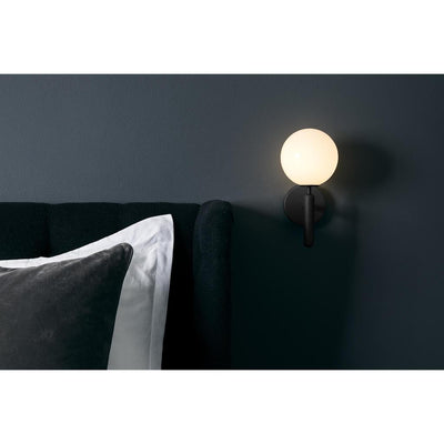 MIIRA VÆGLAMPE STENGRÅ/OPAL