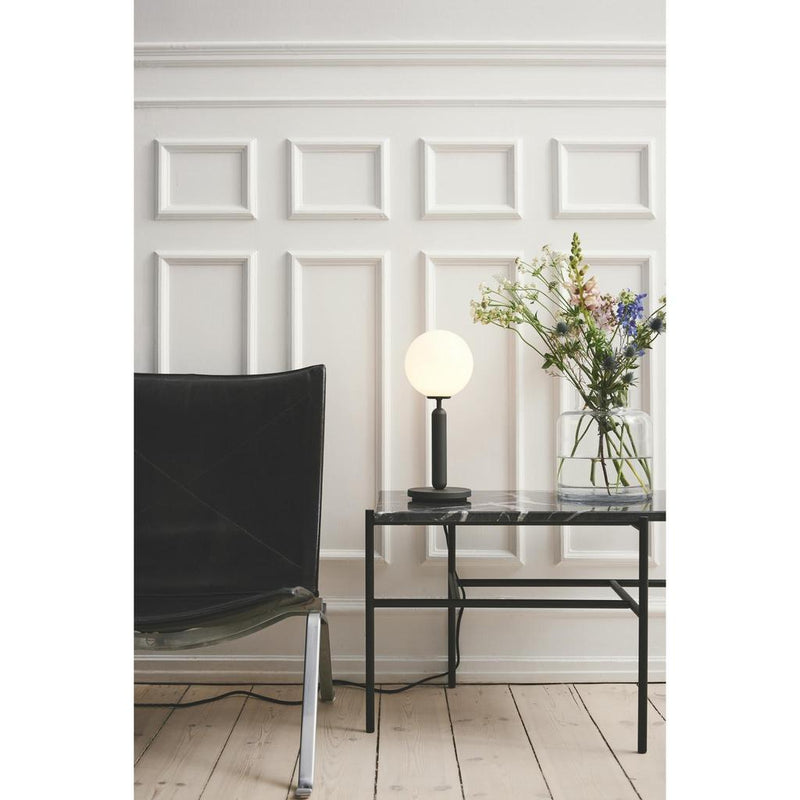MIIRA BORDLAMPE STENGRÅ/OPAL