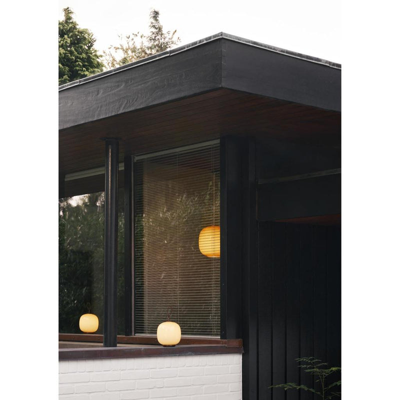 Louis Poulsen VL45 Radiohus Portable Bordlampe – Pale Yellow Glas