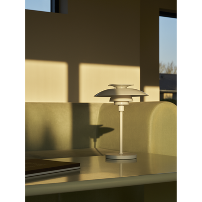 PH 80 Portable Bordlampe – Opal / Hvid – Poul Henningsen – Louis Poulsen