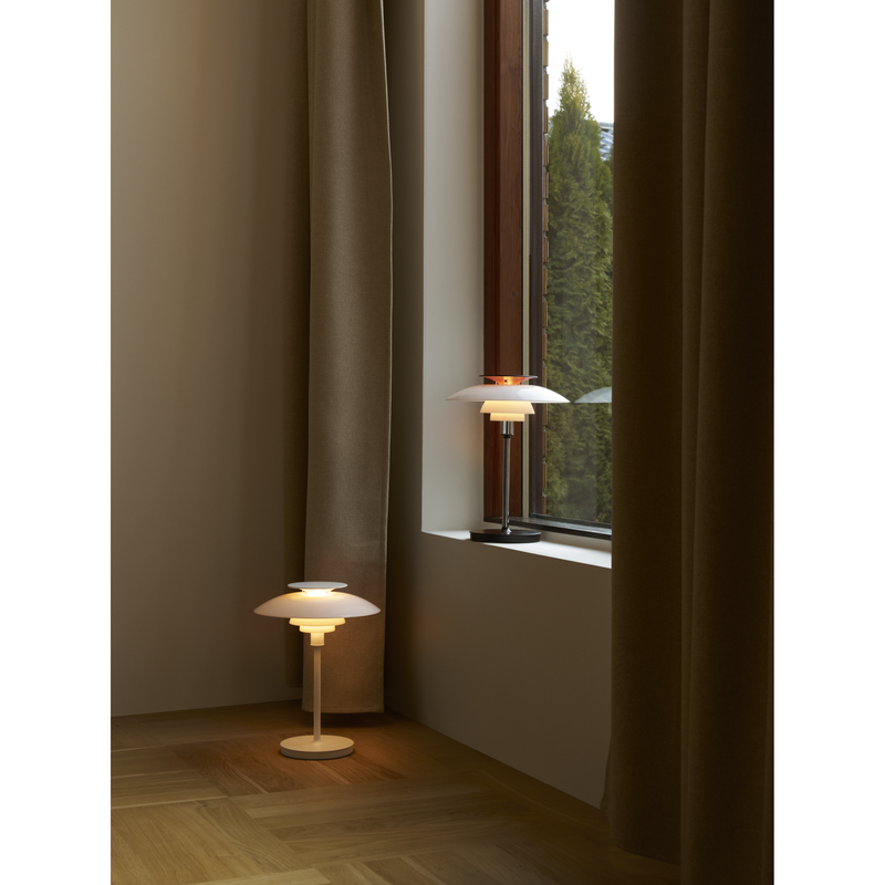 PH 80 Portable Bordlampe – Opal / Højglans Forkromet – Poul Henningsen – Louis Poulsen
