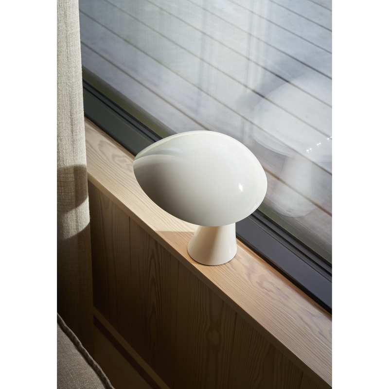 Rumee 220 Portable – Cloud White – Gabriel Tan / Louis Poulsen