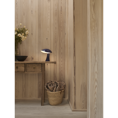 Rumee 220 Portable – Night Blue – Gabriel Tan / Louis Poulsen