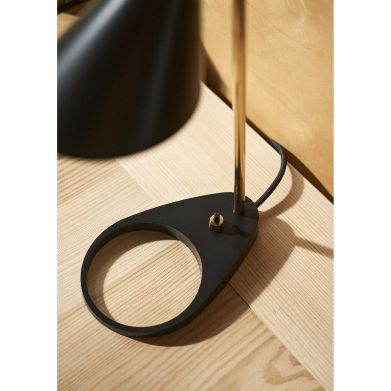 Louis Poulsen AJ Mini Bordlampe – Messing/Sort | Ikonisk design i kompakt størrelse