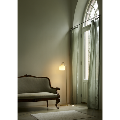 VL RINGKRONE GULVLAMPE MESSING/OPAL GLAS