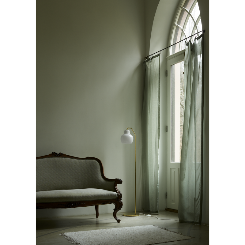 VL RINGKRONE GULVLAMPE MESSING/OPAL GLAS