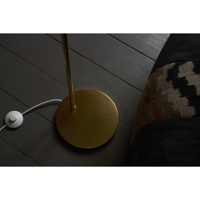 VL RINGKRONE GULVLAMPE MESSING/OPAL GLAS