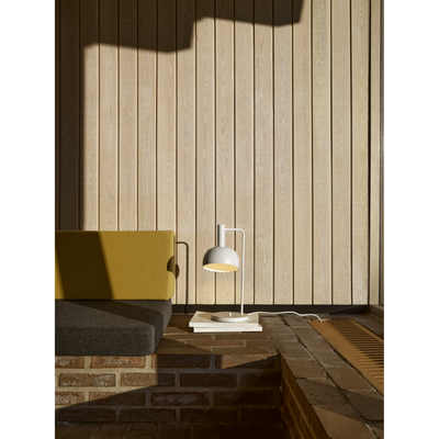 FJ Elements Bordlampe – Hvid af Finn Juhl – Louis Poulsen