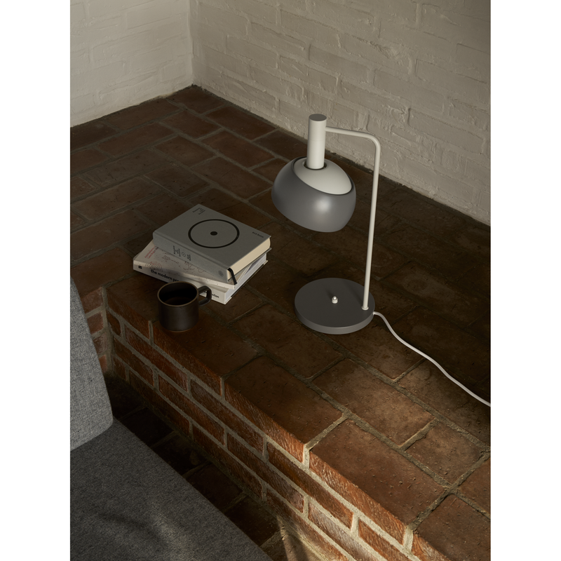 FJ Elements Bordlampe – Original Grey af Finn Juhl – Louis Poulsen