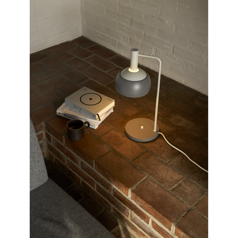 FJ Elements Bordlampe – Original Grey af Finn Juhl – Louis Poulsen