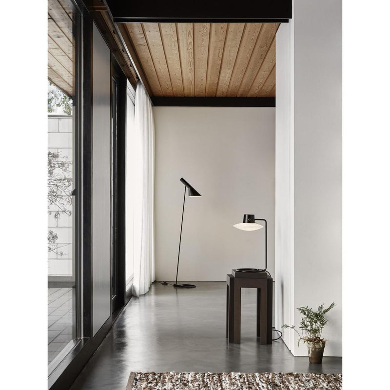 AJ Oxford Bordlampe Opal H: 41 med fod - Louis Poulsen