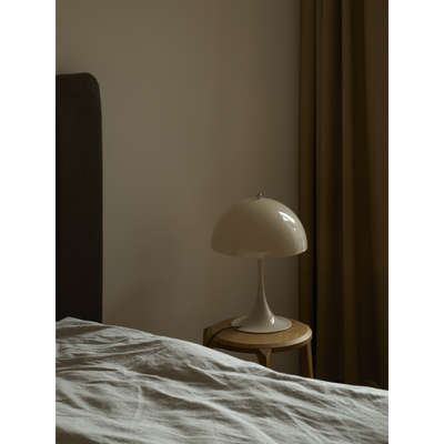 Panthella 320 Bordlampe – Opal Beige – Verner Panton – Louis Poulsen