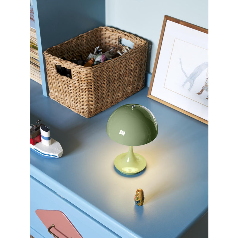 Louis Poulsen Panthella 160 Portable – Grøn | Ikonisk design i bærbart format
