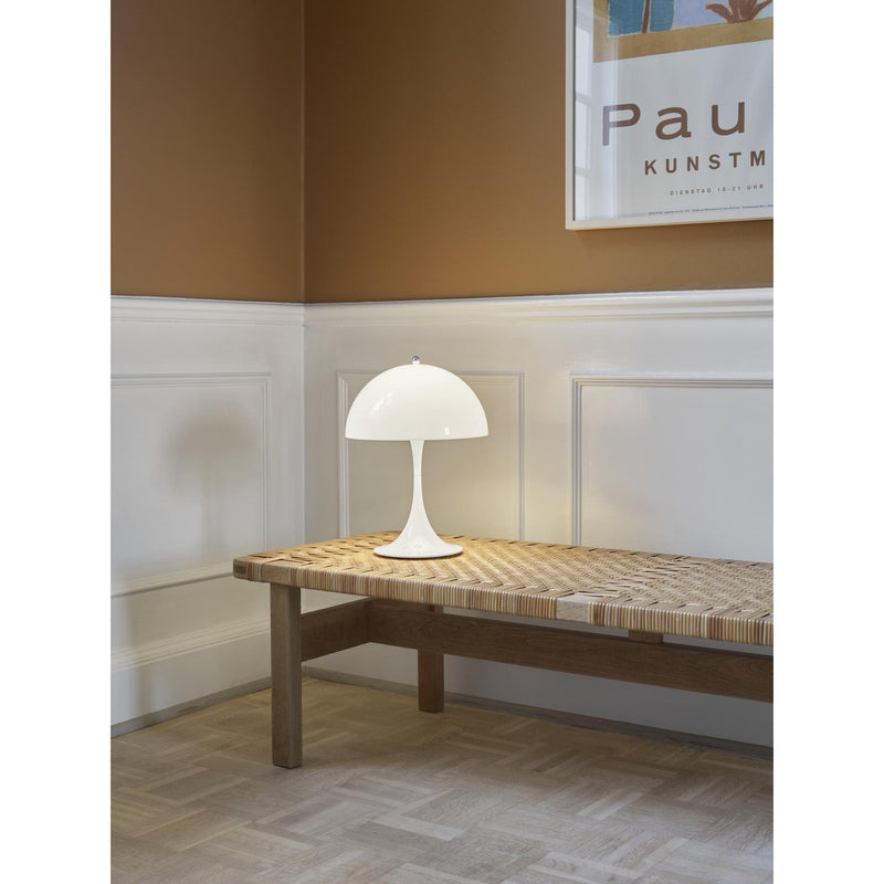 PANTHELLA 250 PORTABLE HVID OPALT AKRYL BORDLAMPE - Louis Poulsen