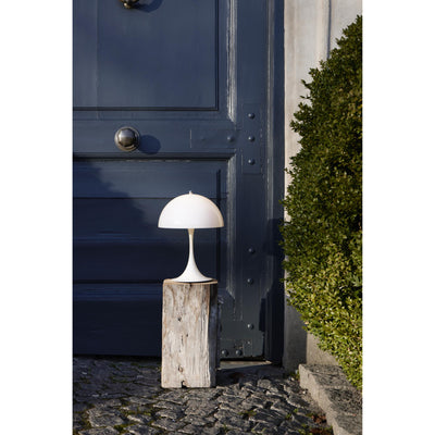 PANTHELLA 250 PORTABLE HVID OPALT AKRYL BORDLAMPE - Louis Poulsen