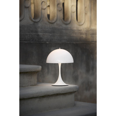 PANTHELLA 250 PORTABLE HVID OPALT AKRYL BORDLAMPE - Louis Poulsen