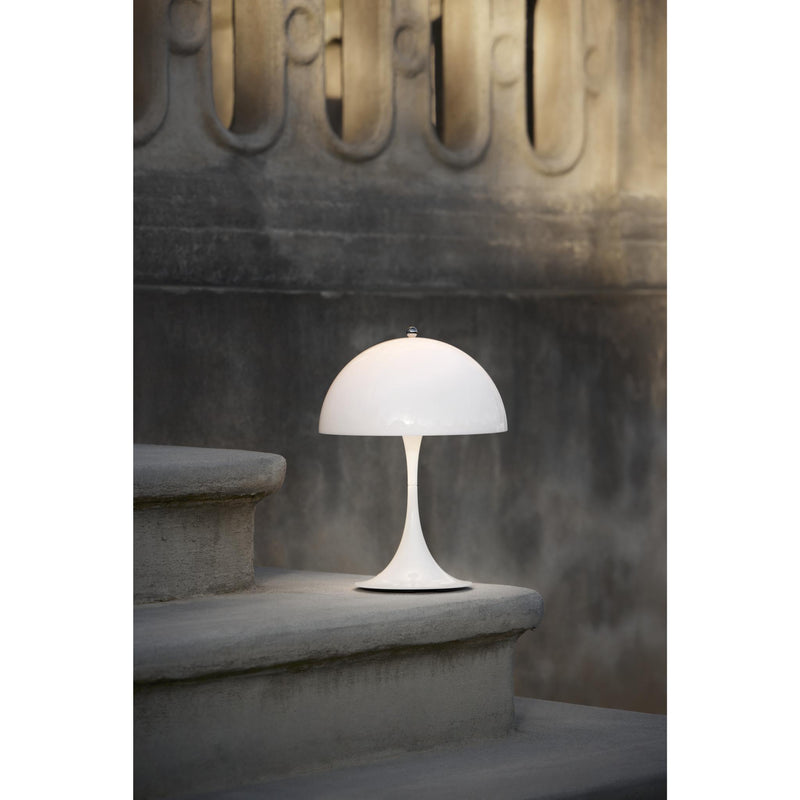 PANTHELLA 250 PORTABLE HVID OPALT AKRYL BORDLAMPE - Louis Poulsen