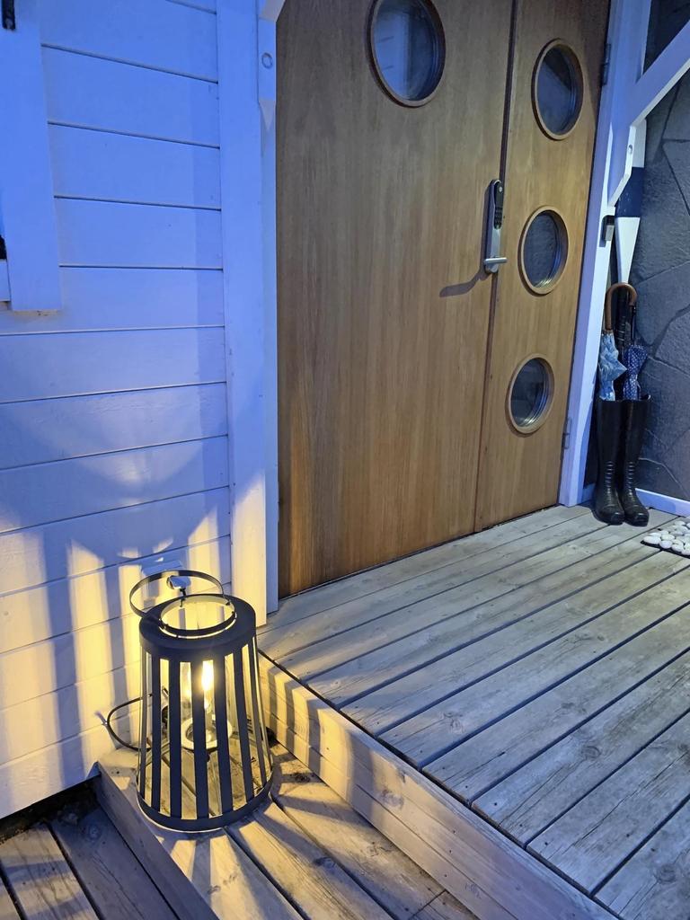 DELPHIA UDENDØRSLAMPE SORT