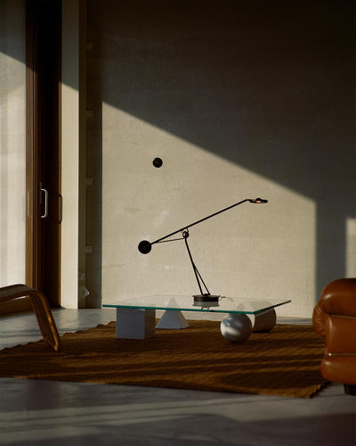 DCW Aaro bordlampe LED H 38,5 cm sort | Designbordlampe | Lampeagenten